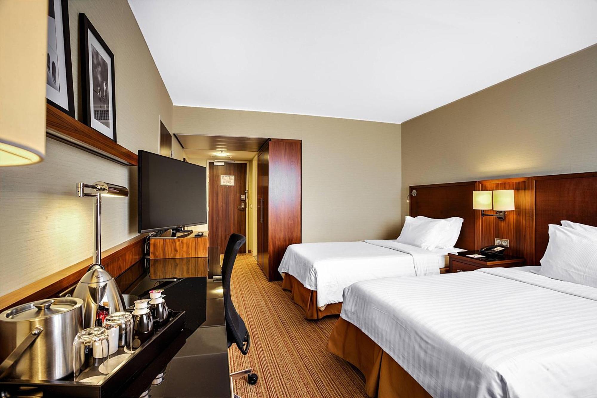 Hotel Courtyard By Marriott Toulouse Airport Exterior foto